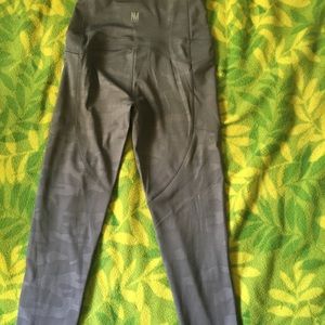 New with tags Nicole Miller leggings Sz S